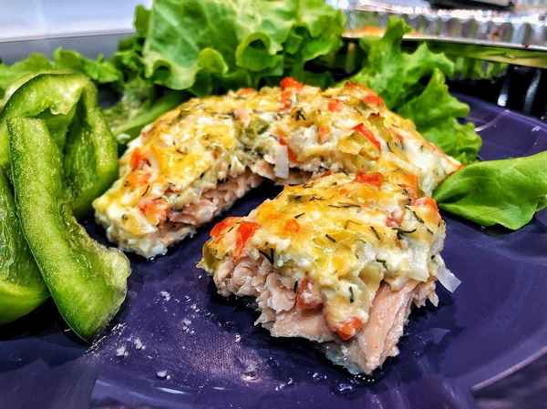 Как приготовить горбушу под шубой