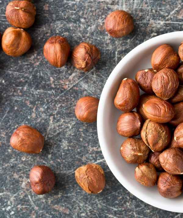 Как правильно обжаривать фундук в скорлупе и без