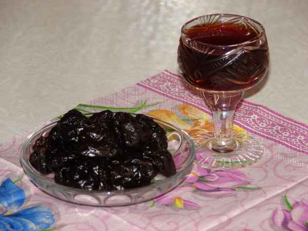 Настойка из чернослива и самогона: рецепты приготовления