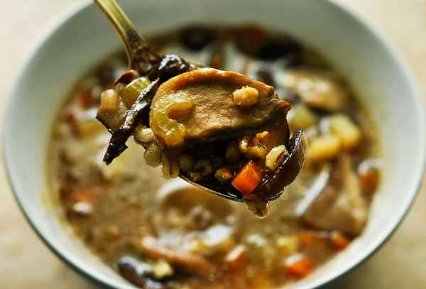 Как приготовить суп из сушёных опят