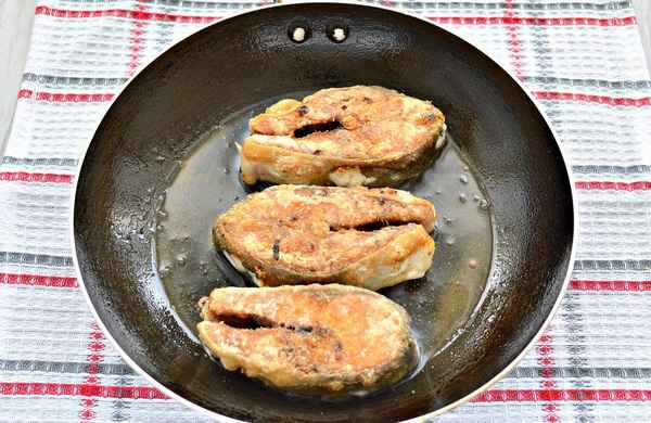 Как вкусно пожарить горбушу на сковородке