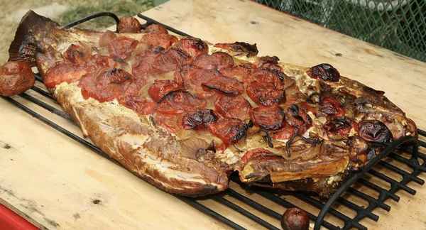 Как приготовить коктал из сазана в духовке и в коптильне