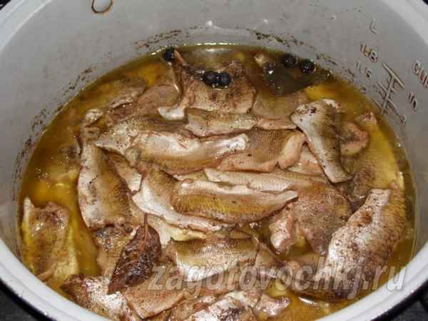 Как приготовить консервы из рыбы в мультиварке