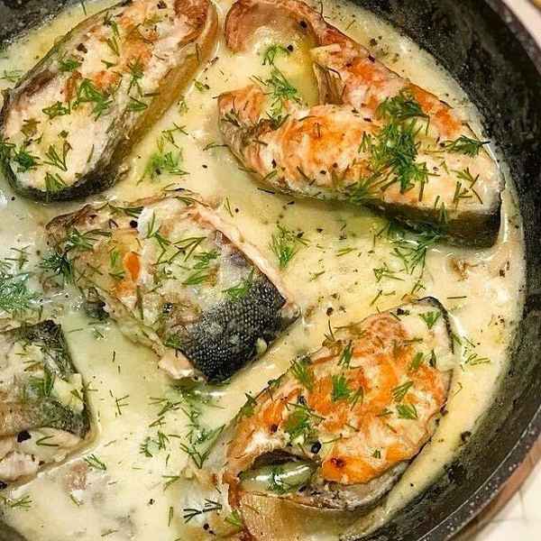 Рецепт приготовления горбуши в сметанном соусе с овощами