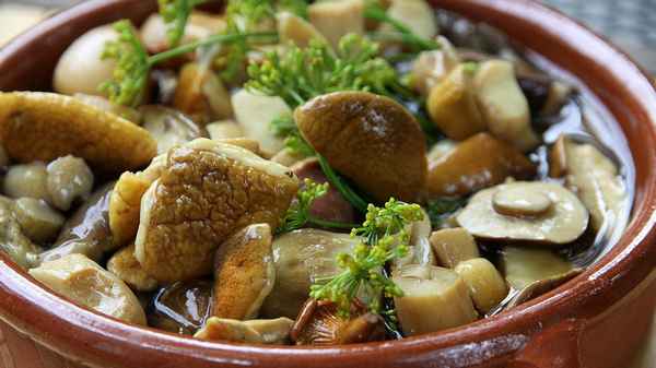 Приготовление блюд из маринованных грибов