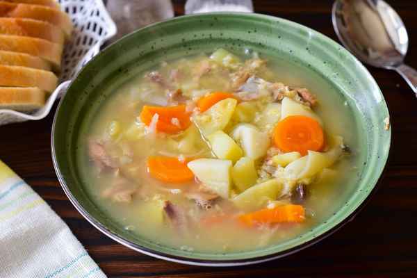 Как приготовить уху из горбуши с пшеном