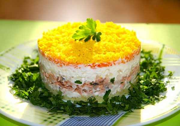 Как приготовить салат «Мимоза» с горбушей