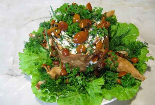 Как готовить салат «Пенёк» с опятами