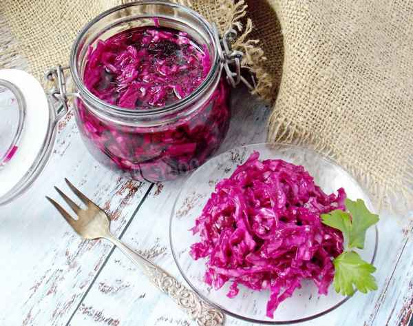 Очень вкусные рецепты заготовок квашеной красной капусты на зиму