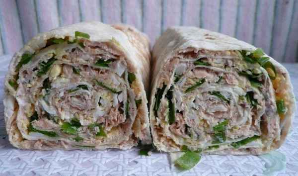Как приготовить рулет из лаваша с консервированной горбушей
