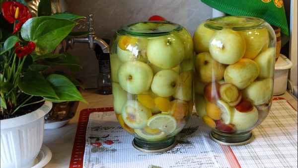 Как вкусно замариновать яблоки на зиму дома в банках
