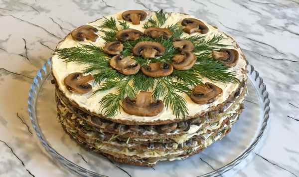 Как готовить печёночный торт с грибами