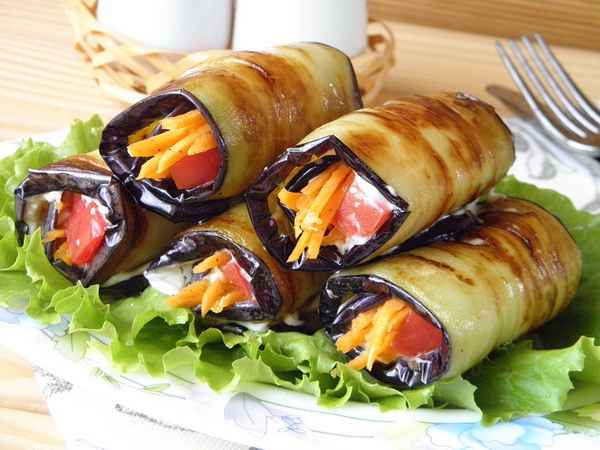 Приготовление рулетиков из баклажанов