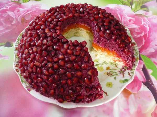 Вкусный рецепт салата «Гранатовый браслет» с грецким орехом