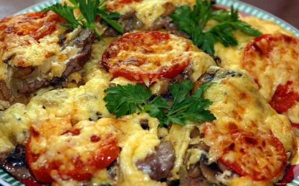 Рецепт вкусного мяса по-французски с шампиньонами в духовке