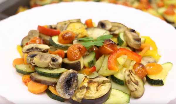 Рецепт шампиньонов с овощами, запечёнными в духовке