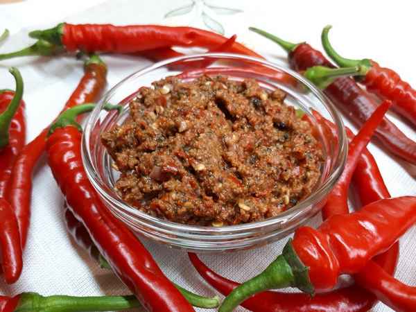 Рецепт аджики из жгучего перца с грецкими орехами