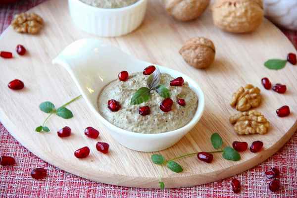 Как приготовить соус из грецких орехов