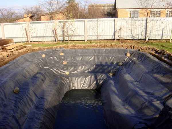 Строительство пруда из бутилкаучука