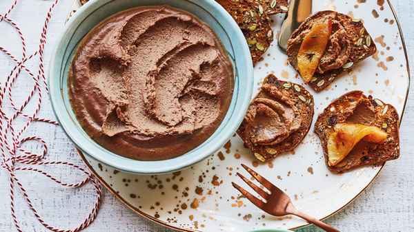 Мусс из печени и сливок для новогодних брускетт