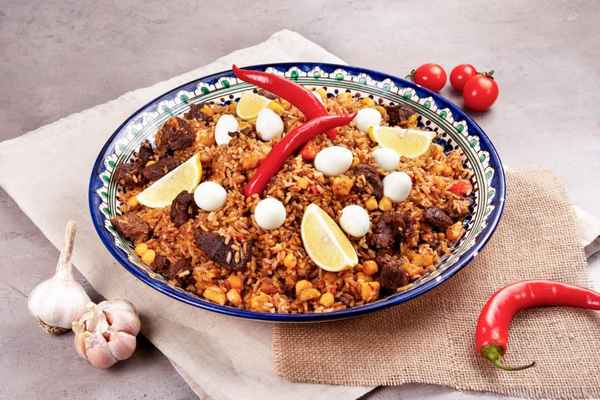 Идея для новогоднего ужина: узбекский плов