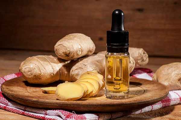 Имбирное эфирное масло: свойства и способы применения