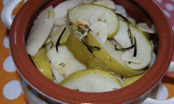 Лучшие рецепты салата из репы на зиму