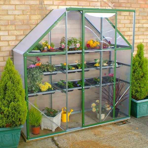 Как обустроить во дворе парник для рассады