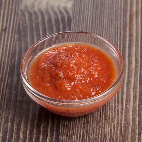 Чем можно заменить майонез: 7 вкусных заправок для салатов