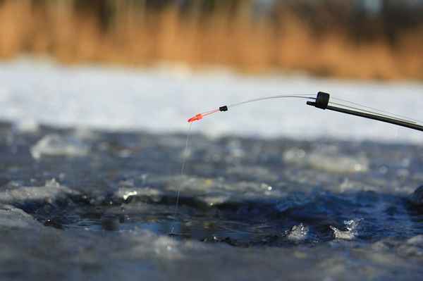 Ловля рыбы на мормышечную удочку