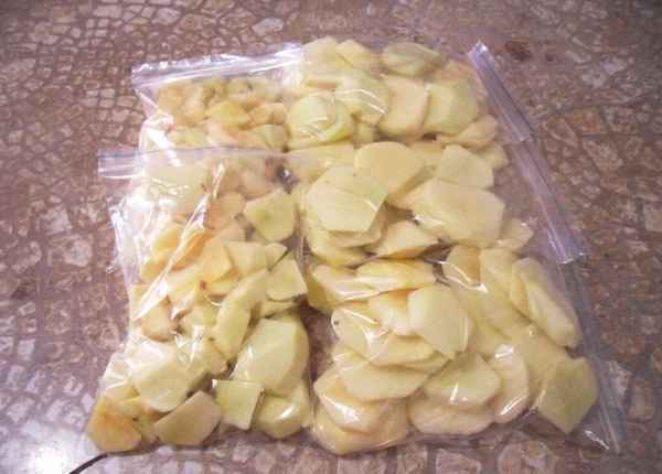 Как заморозить яблоки в домашних условиях на зиму в морозилке?