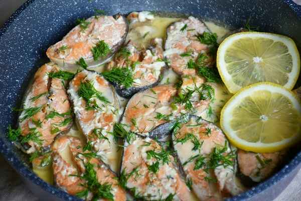 Как приготовить горбушу в сливочном соусе