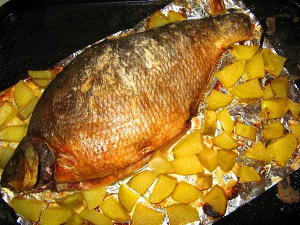 Как запечь леща в духовке