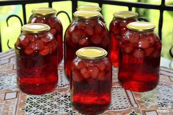 Вкуснейшие рецепты заготовок клубничного компота на зиму