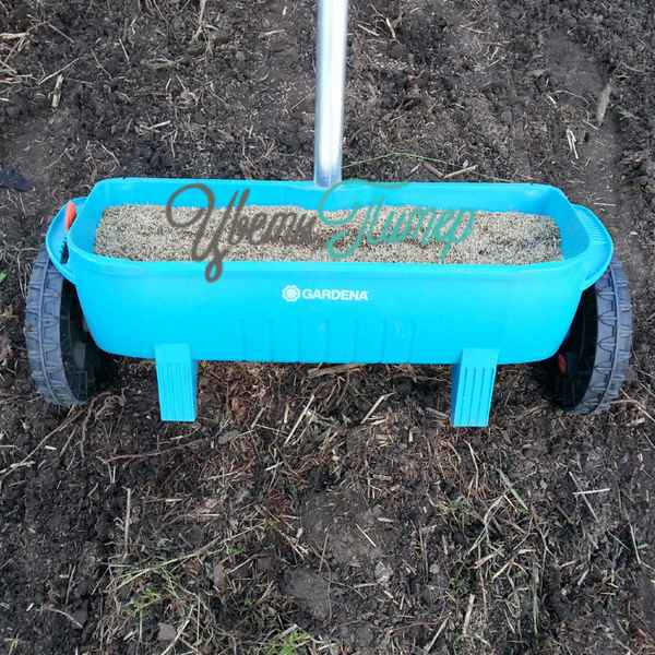 Виды газонных сеялок: как сделать сеялку своими руками