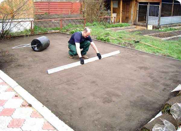 Как выровнять участок под газон на даче своими руками