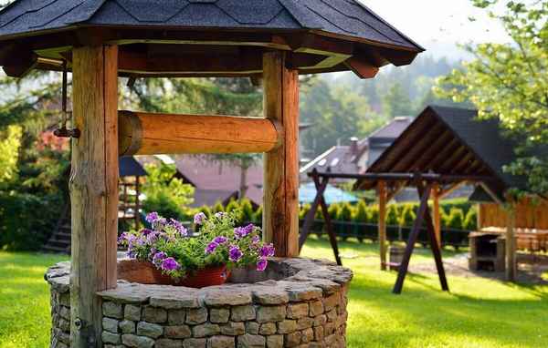 Особенности оформления участка в стиле кантри