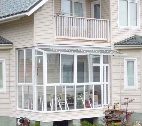 Описание разновидностей раздвижного остекления для веранд и террас, его монтаж своими руками