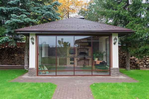 Создание закрытой стеклянной беседки с барбекю своими руками