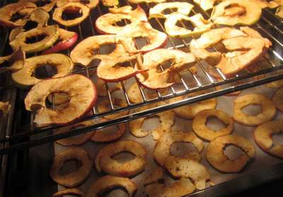 Как, и можно ли сушить яблоки в духовке?