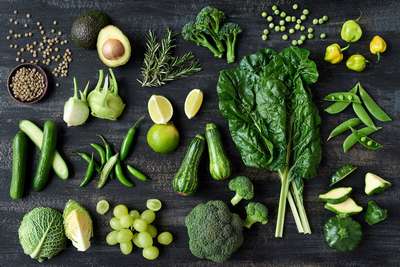 Полезные зеленые овощи и фрукты