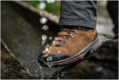 Ботинки водонепроницаемые кожаные для трекинга широкие женские - TREKKING 100 FORCLAZ - купить в интернет-магазине