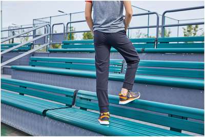 Брюки техничные дышащие для детей черные W900 DOMYOS - купить в интернет-магазине