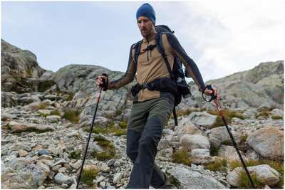 Брюки для горных походов мужские - TREK 900 - темные FORCLAZ - купить в интернет-магазине