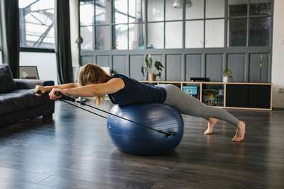 Фитбол 22 cм DOMYOS - Аксессуары для йоги и фитнеса Фитнес, танцы - В продаже...