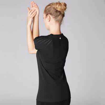 Футболка для динамичной йоги женская с технологией 