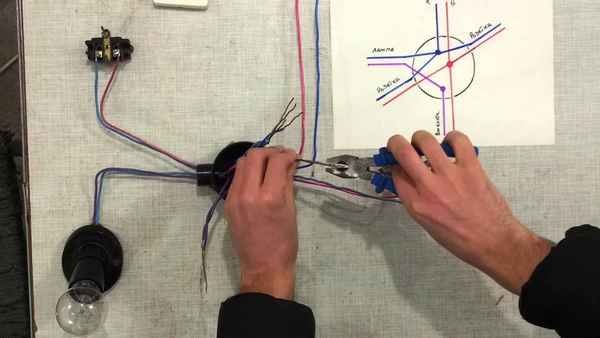 Как подключить провода в распределительной коробке своими руками