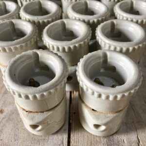 Как поменять патрон в люстре: что нужно, чтобы снять деталь, особенности замены цоколей разных типов e14, e27, g4, g13