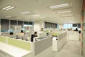 Нормы освещенности жилых и производственных помещений: таблицы нормативов, сколько люкс на метр должно быть в офисах, квартирах и детских