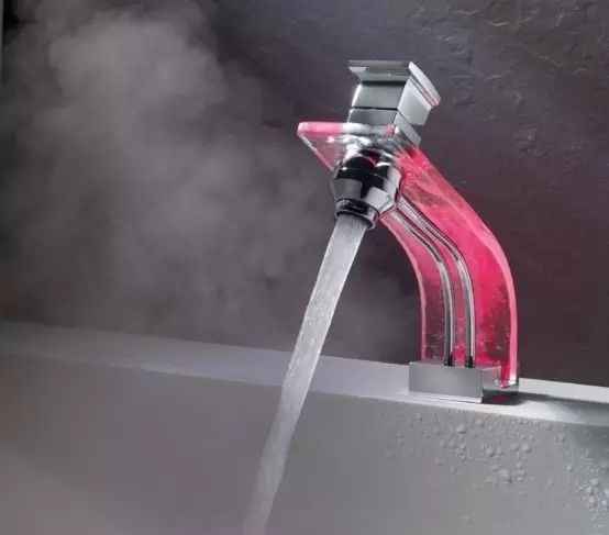 Подсветка воды в кране: светодиодная насадка для кранов для светящейся струи